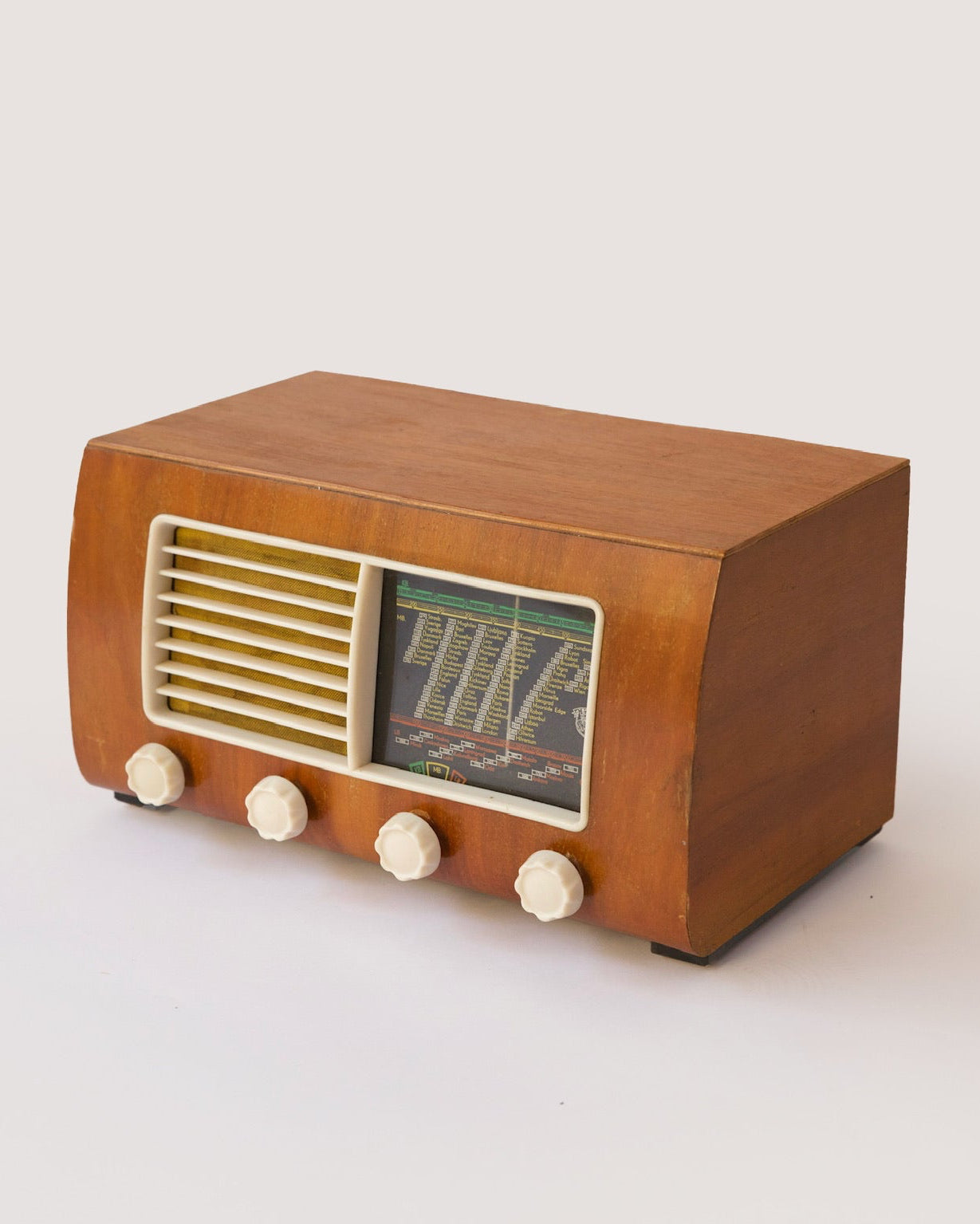 Mid-Century Tube Radio 1940s–1950s