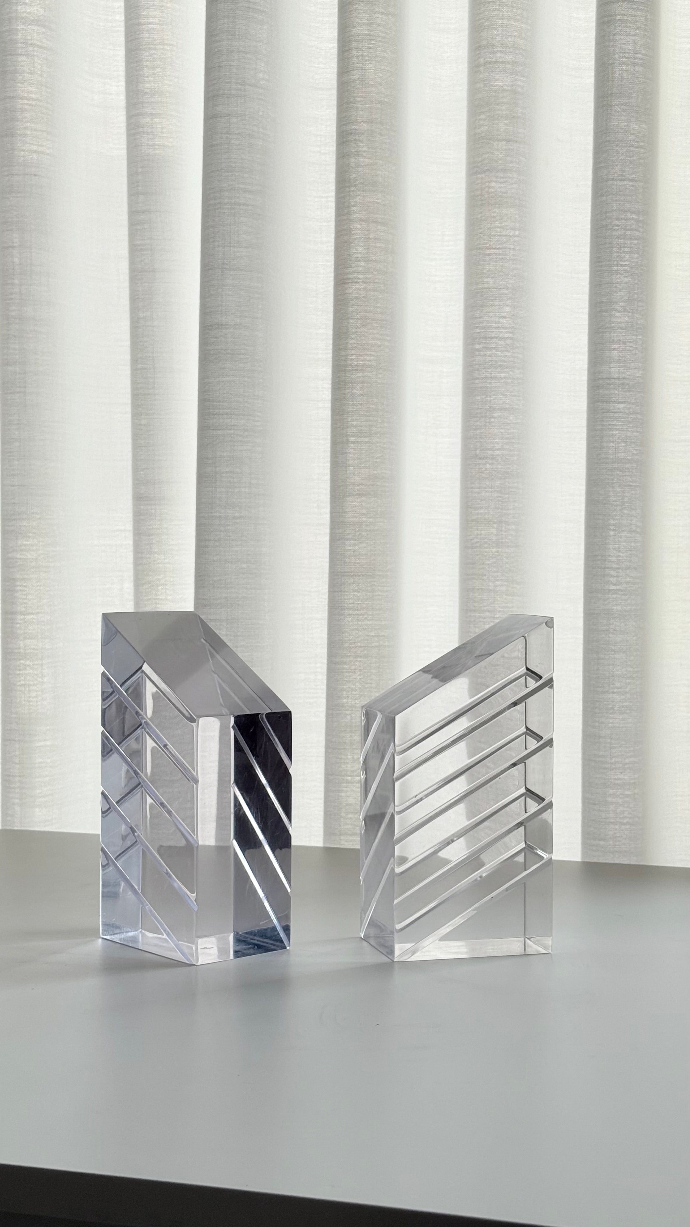 Vintage Mid-Century Modern Lucite Clear Bookends by Astrolite Ritts, 1970s