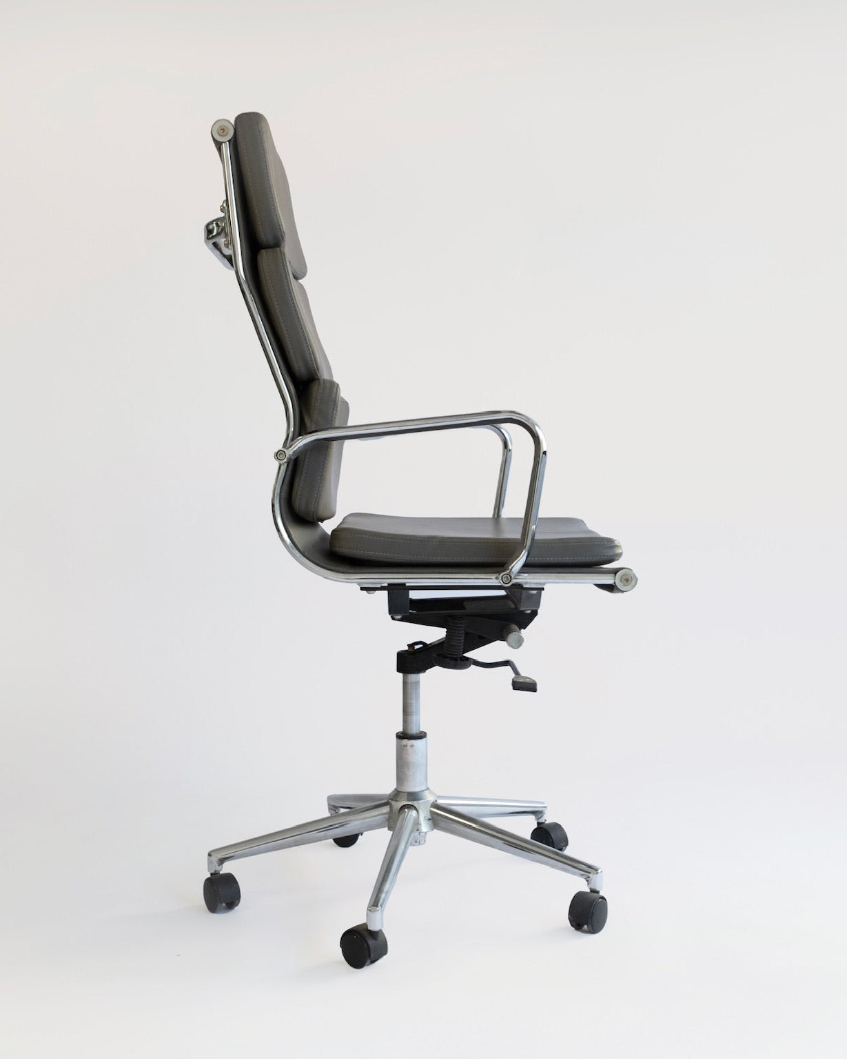 3-Pad Executive Chair Grey 1970s-1980s