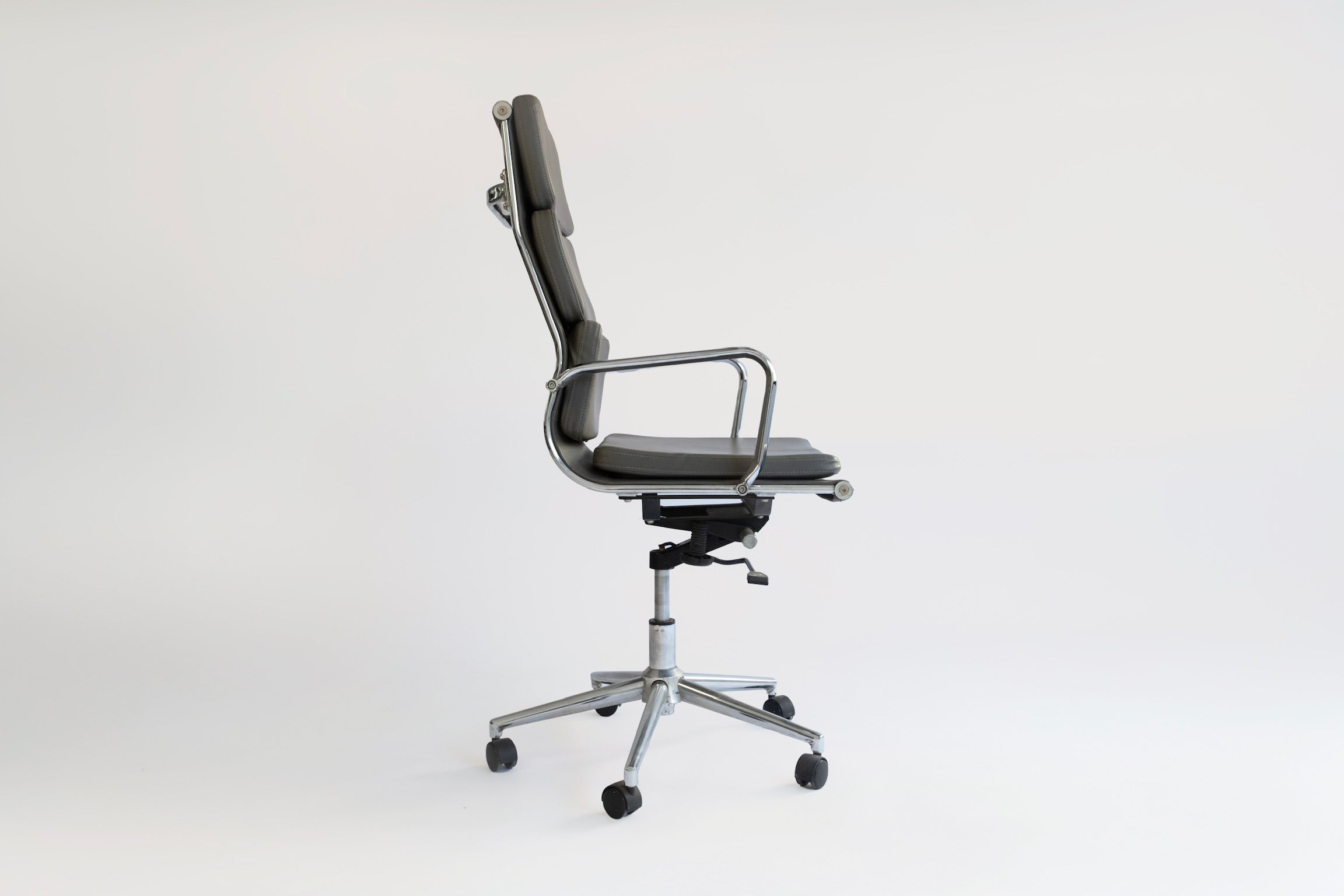 Grey 3-Pad Executive Chair