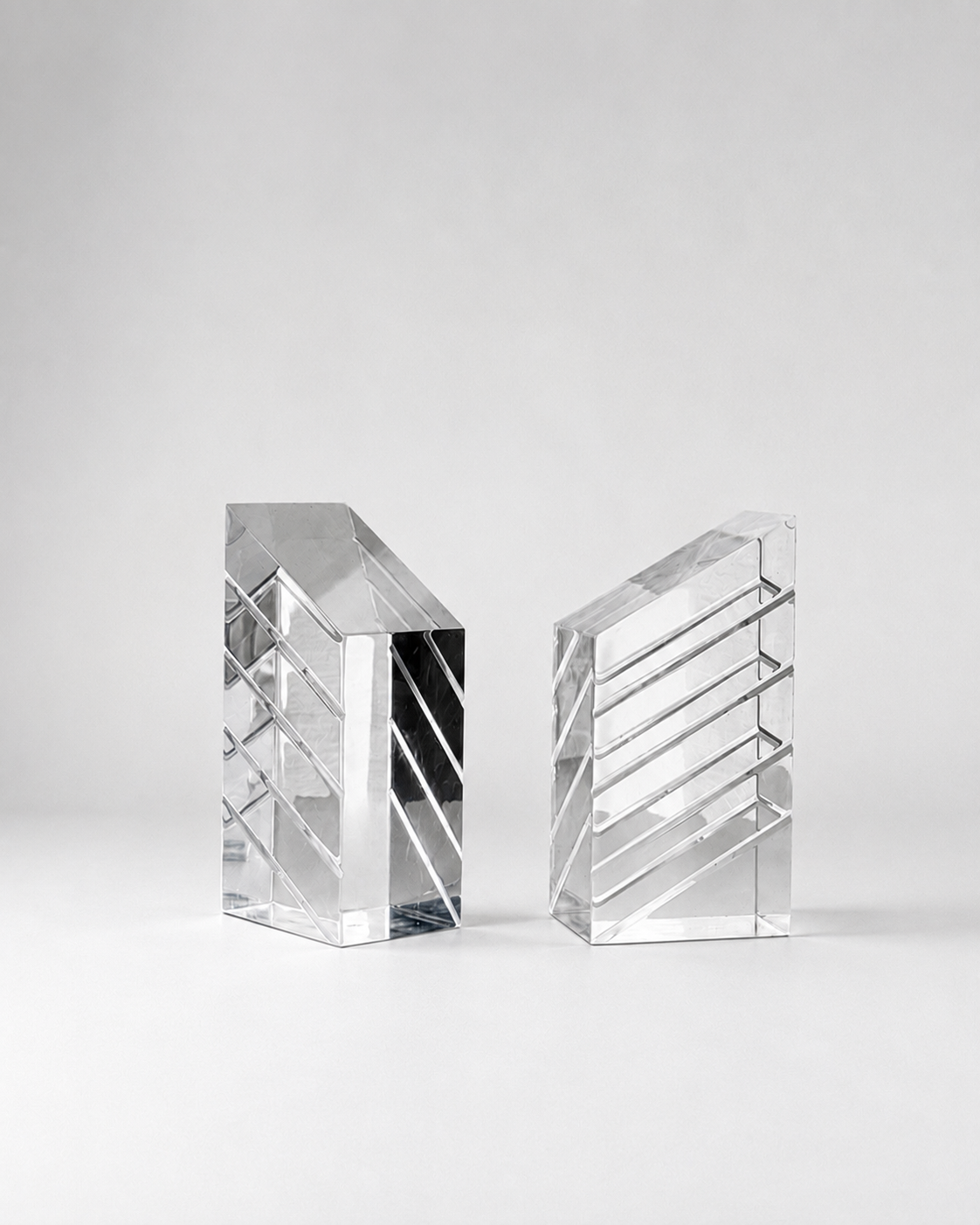 Vintage Mid-Century Modern Lucite Clear Bookends by Astrolite Ritts, 1970s